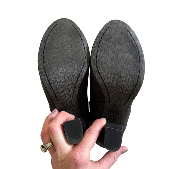 GUESS BROWN “BONNAROO” PEEP TOE LEATHER ANKLE BOOTIES WITH GOLD EMBELLISHMENTS - Picture 7 of 8